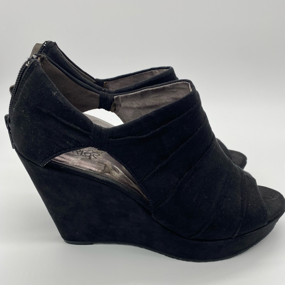 Women’s cut out wedges